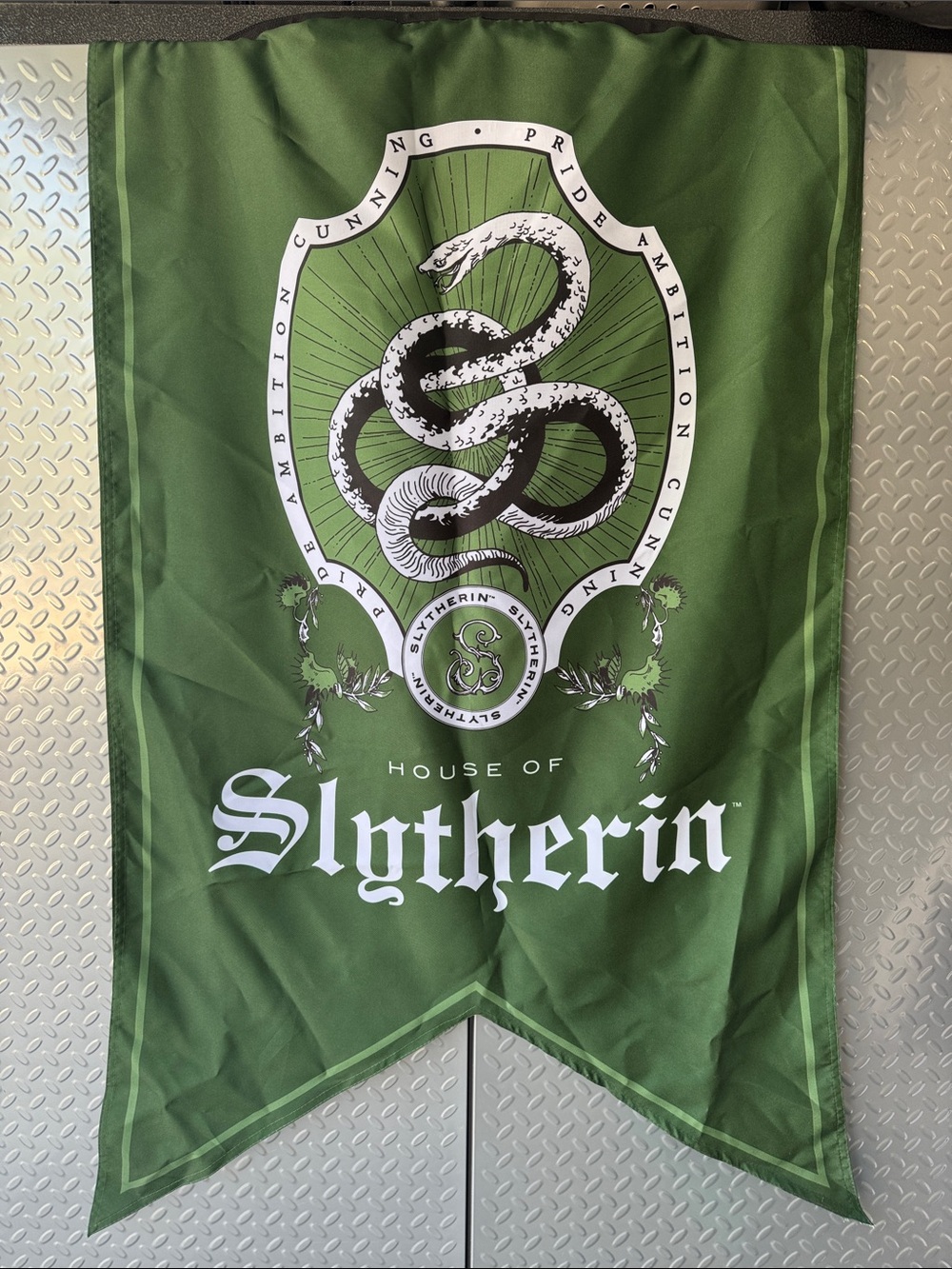 2 Wizarding World of Harry Potter Slytherin Crest wall banner